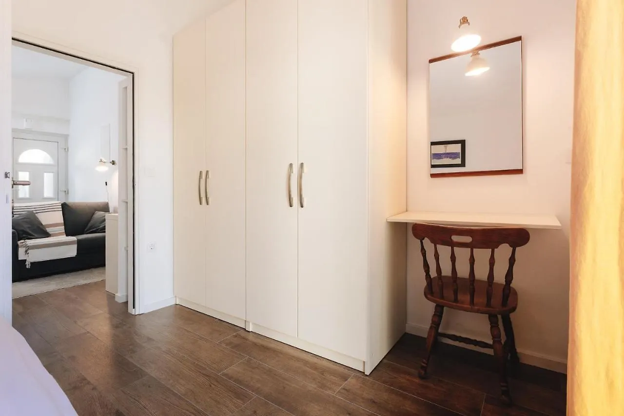 Cosy Apartment Close To The Beach And City Centre Porec