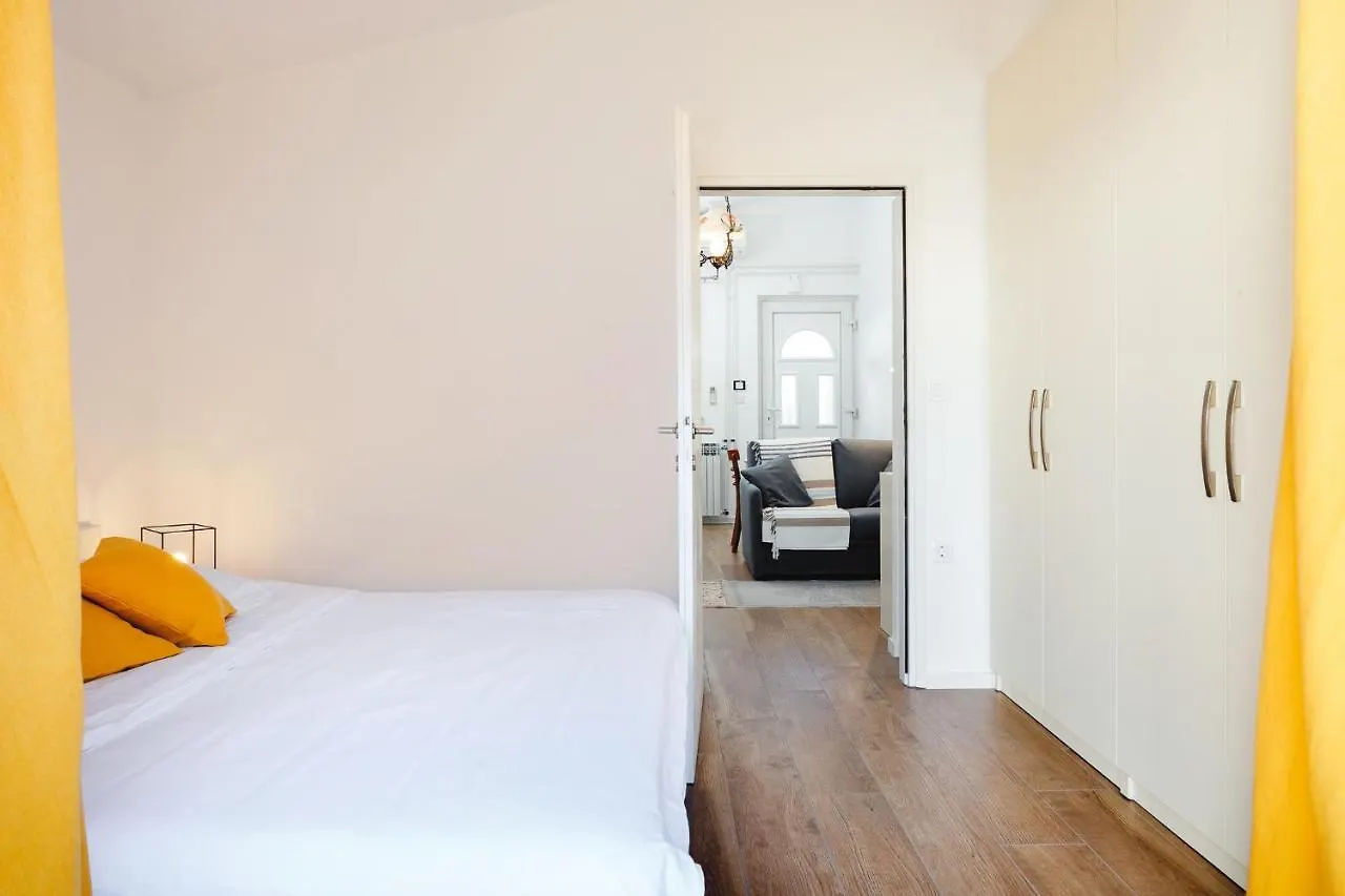 Cosy Apartment Close To The Beach And City Centre Porec