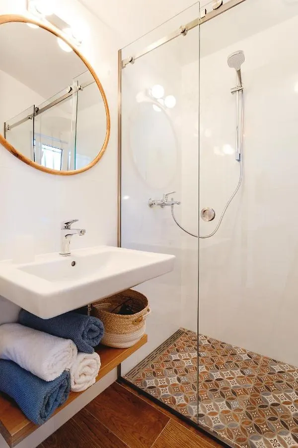 Cosy Apartment Close To The Beach And City Centre Porec Croatia