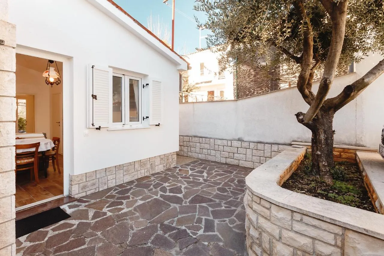 Cosy Apartment Close To The Beach And City Centre Porec